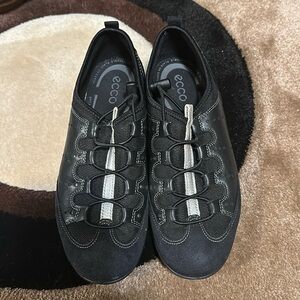 Black Ecco shoes
